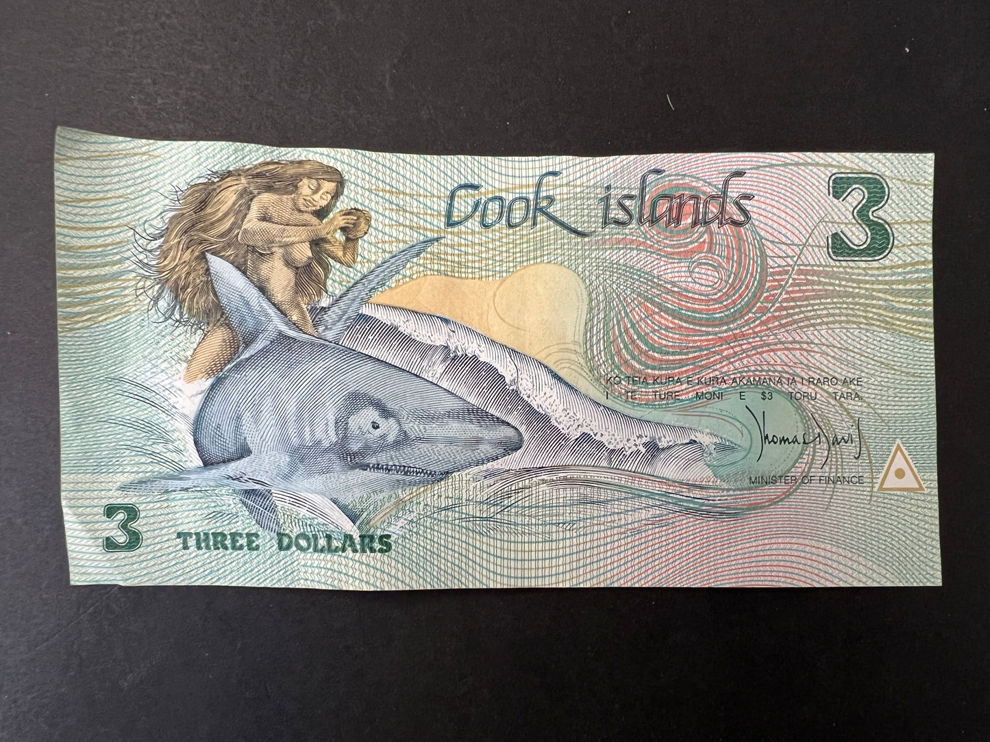 Cook Islands 2 x Very Collectable $3 Banknotes and a $1 Coin