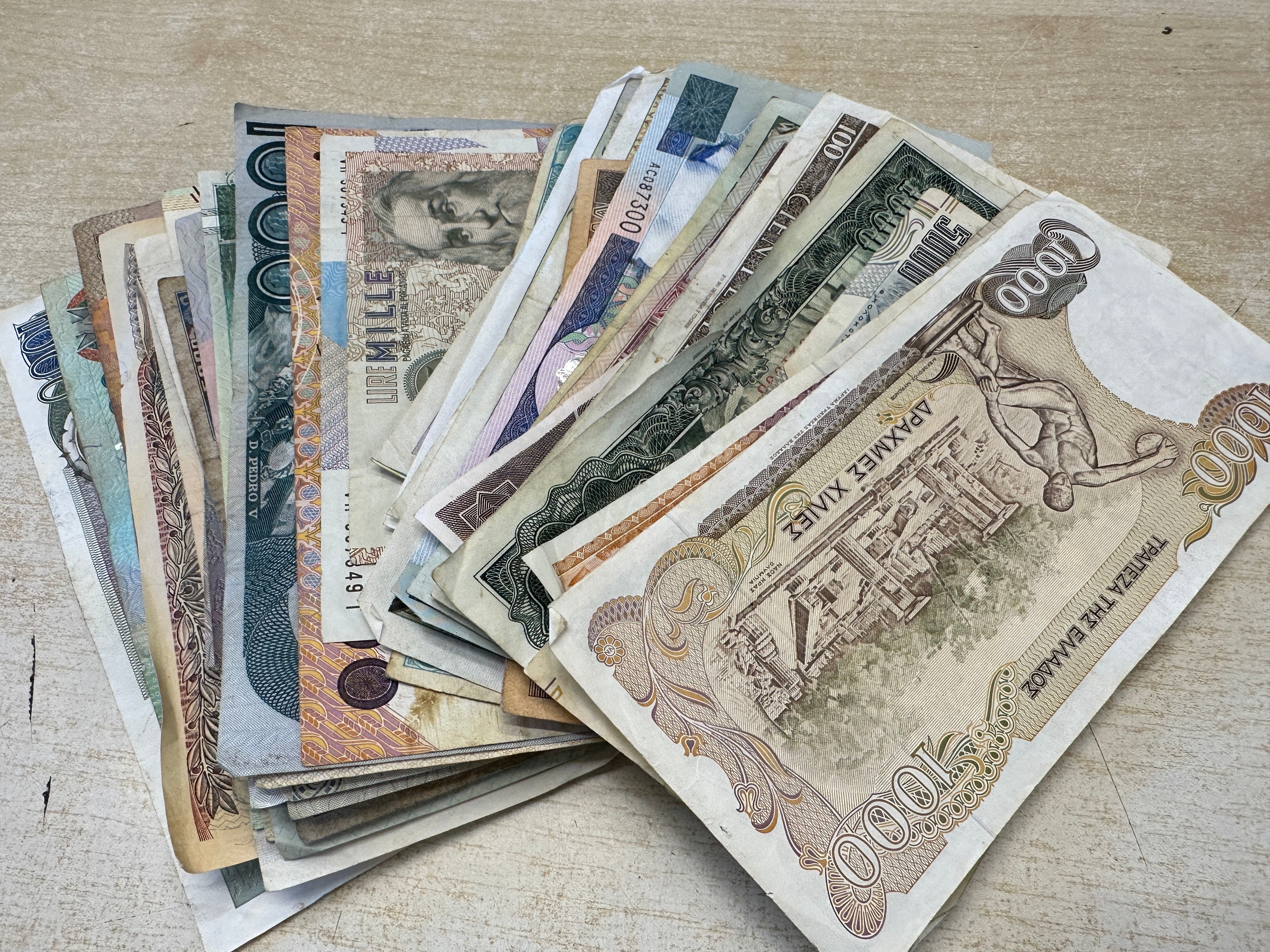 7 Things to Avoid When Collecting Banknotes – Cavalier Coins Ltd