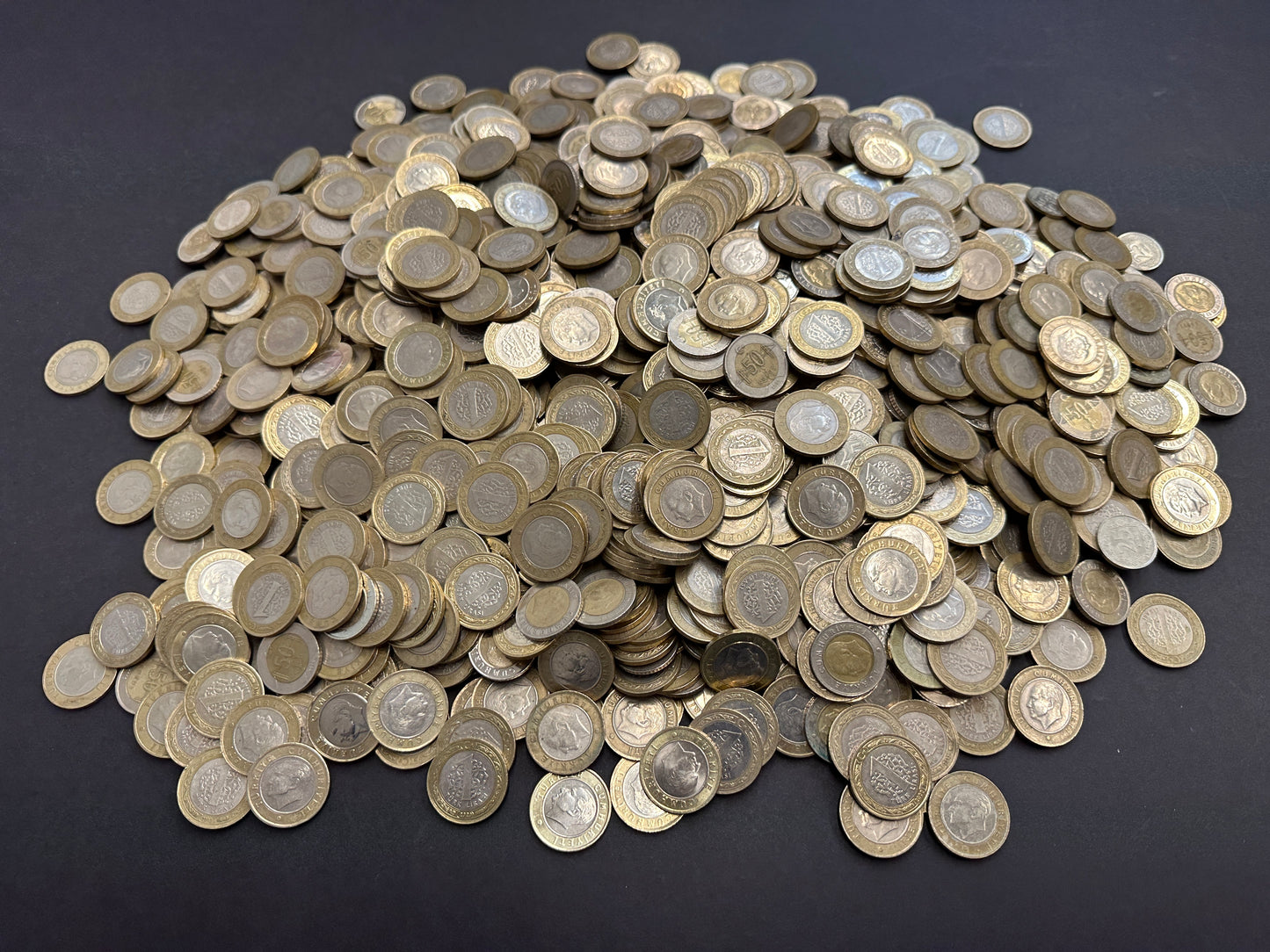 1100 Turkish Lira (approx.£28) - in coins. Perfect for tips, meals and taxis!