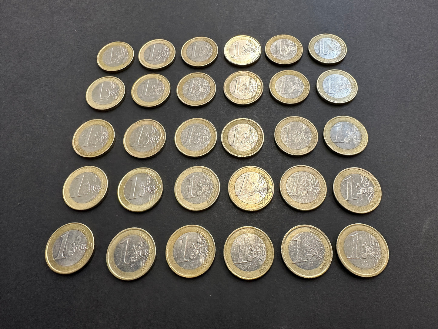 €30 Euros in €1 Euro Coins - Great for tips, snacks, taxis and the air –  Cavalier Coins