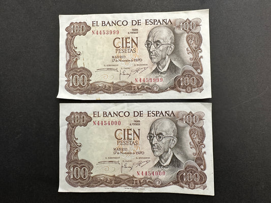 2 x 100 Spanish Pesetas Banknotes with Consecutive Serial Numbers (Issued 1970)